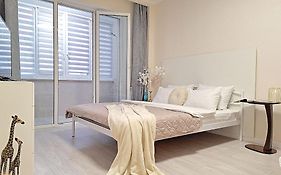 Белосніжне ліжечко. Мережа Alex Apartments. Безконтакнте заселення цілодобово